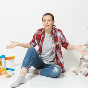 Comment rénover une pièce sans se ruiner : les astuces des bricoleurs amateurs